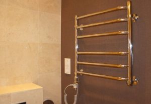 Установка электрического полотенцесушителя в ванной в Кстово